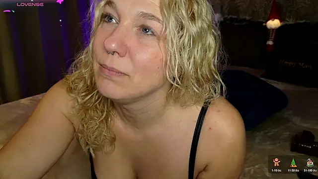 happymaus (F milf) - Squirting+3 min Toy Control+ 2 Live Pic