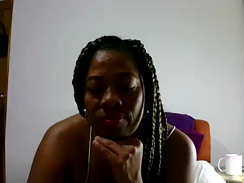 reina_08 (F mature) - LO Q QUIERAN