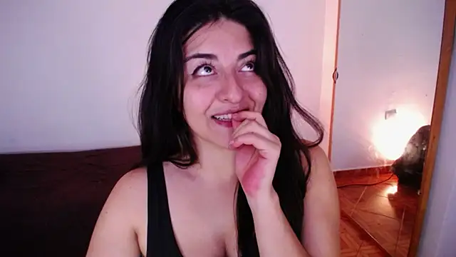 moritalatina (F young) - Do you want me to take my shorts off?