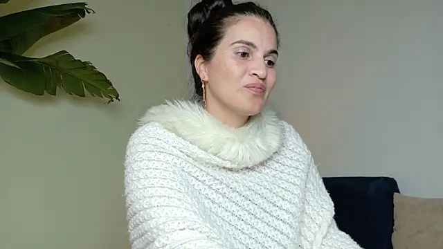 lizdevine (F young) - sexy dance