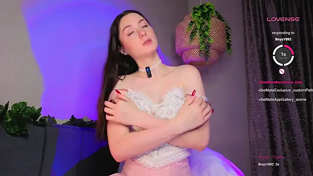 kayleeagney (F teen) - Take off skirt or bra? last chooses!