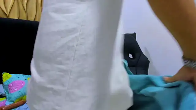 shy_guy18 (M twink) - show asshole in doggy