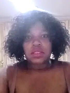 MILKYLONGPUSSYLIPSS webcam