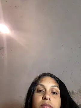 Messy-diana21 webcam