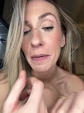 lola_tentatiion (F young) - JE TE SUCE EN POV 🍆💦