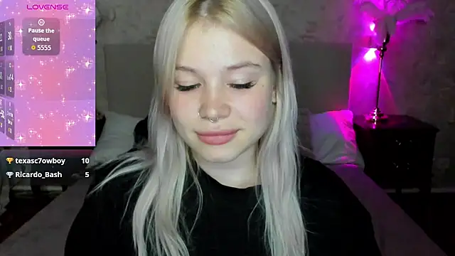 Diana_Dream live show on StripChat 