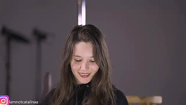 yourbabypearl (F young) - strip naked