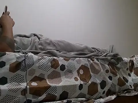 JUNINHOLEKEJR webcam