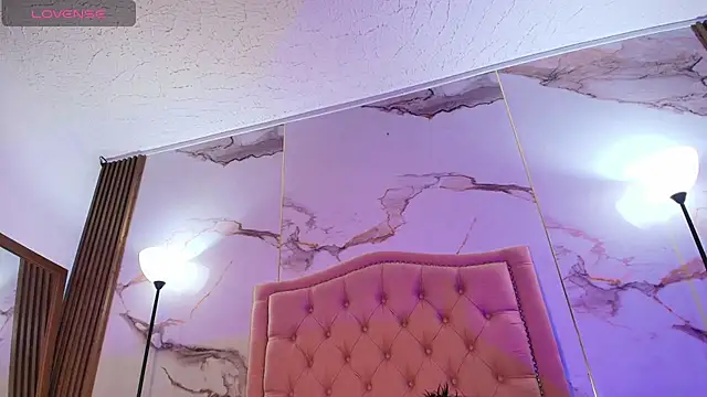 jade20_ (F young) - Full naked and body tour!