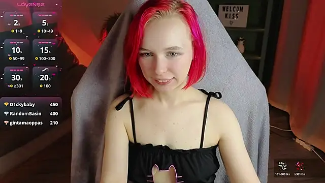 NaomiYoru webcam
