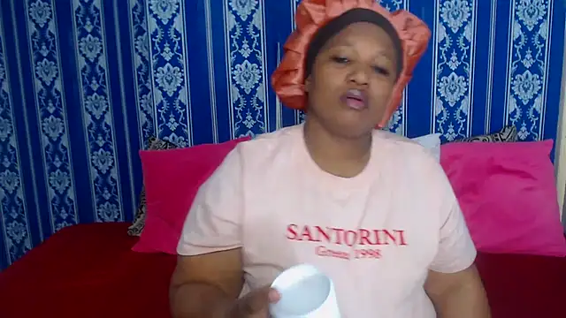 JUICEYLIPS333 webcam