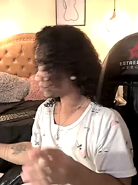 evafoxs (F young) - Half -naked pussy 💦🧸