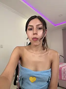 missbecka_ (F young) - Out the other boobie