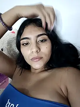 Selenajones_yb webcam