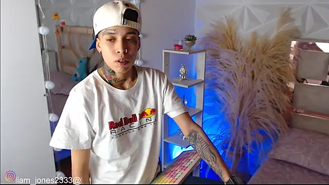 Jonesliam23 webcam