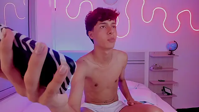 luccas_ferreira (M twink) - big cum