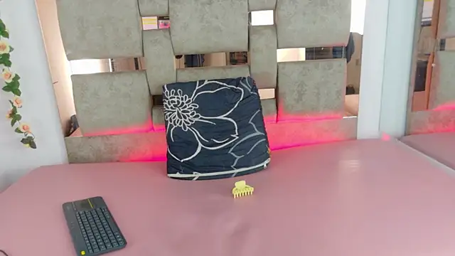 Natasha-Adams webcam