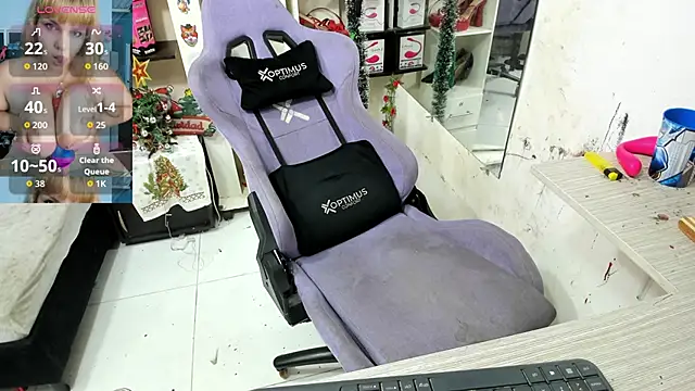 allsson_queen (F young) - happy