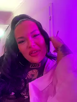 _MelinaCurves_ webcam