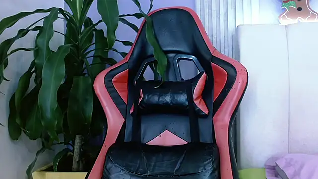 triana_crimson webcam