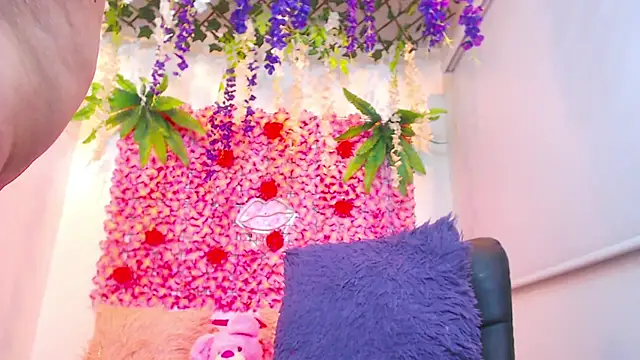  BLONDE_SEXYHOT chat room