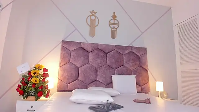 nicol_giraldoo - Nicol_giraldoo's free webcam - UK Sex Cams