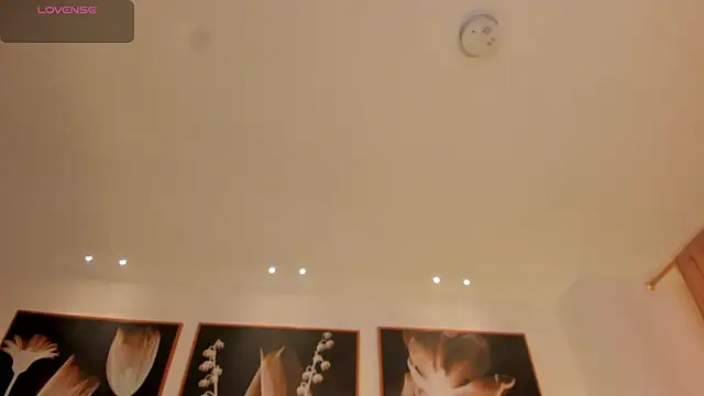 IsabellaMoreau webcam