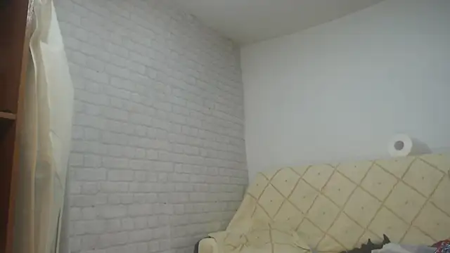 emmasquirt - EmmaSquirt's free webcam - UK Sex Cams