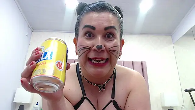 AriannaAdames webcam