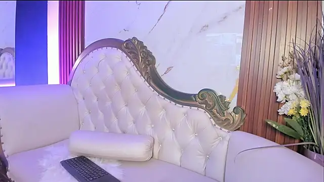 CoralieBronson live cam screenshot female from Colombia on VideoChat.work — Live Cam Directory