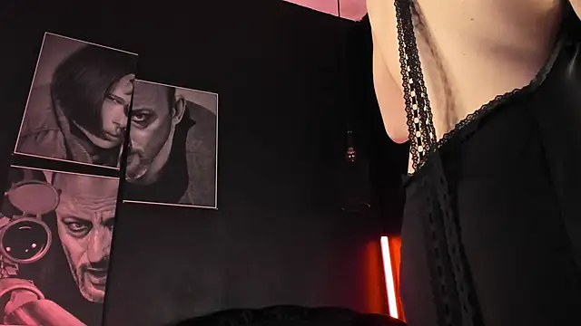 LolaMustaine_ webcam