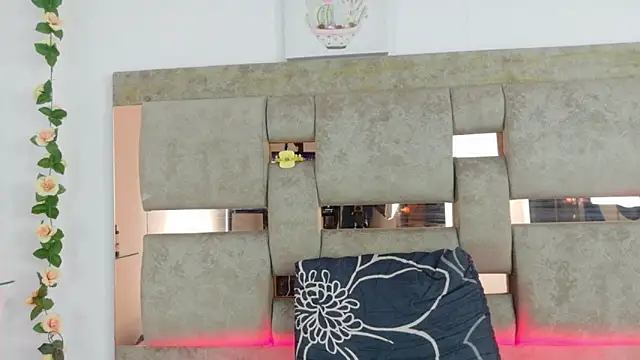 Natasha-Adams webcam