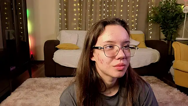 fabiolacowing - FabiolaCowing's free webcam