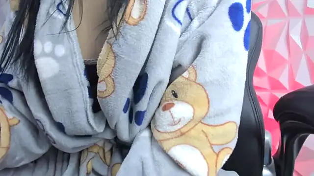 meribeth_haru (F teen) - baby, put clamps on tits