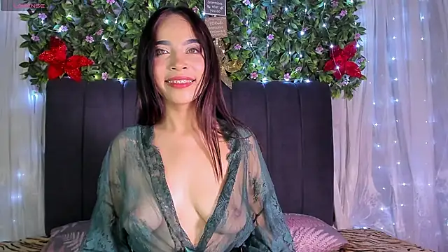 evelin888 (F young) - Spit sucks deeper 🥵