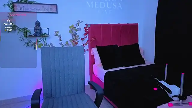 pequitasmedusa9 webcam