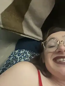 NaughtyNerdyWife... Live Webcam on Stripchat