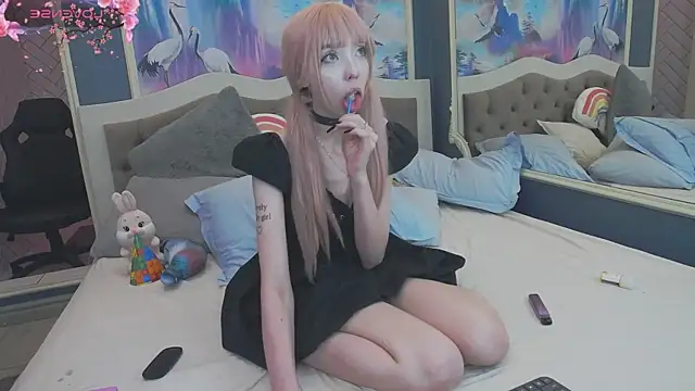 evelyn_neal (F teen) - touch boobs