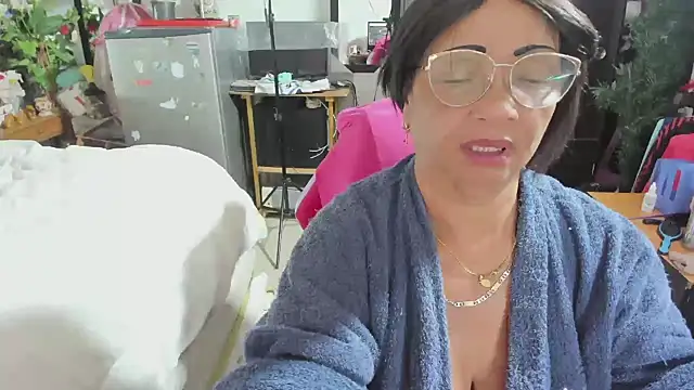 Mrs_mommy_ webcam