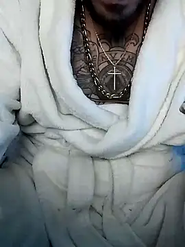 logandiamond (Ask my age) - 20cm .. I'm sending you my underwr. Sext