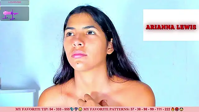 AriannaLewiis