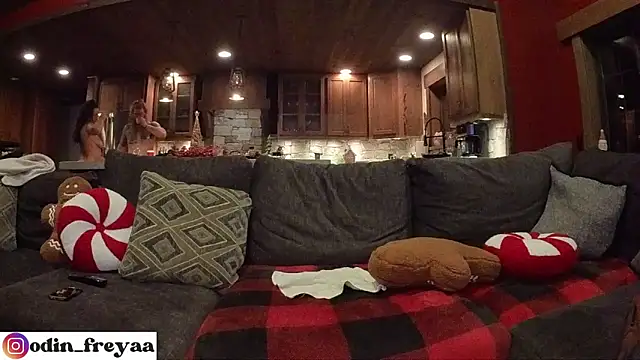 odin_freya - Odin_Freya's free webcam