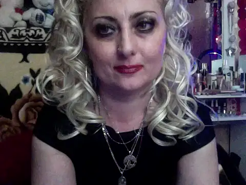 xhot_amazonq - XHot_Amazonq's free webcam - UK Sex Cams