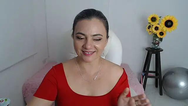 ghada_milf (F milf) - naked in public