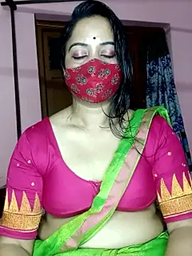 lexi_baby_ (F milf) - doggy style