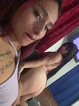 Emilyy-18 webcam