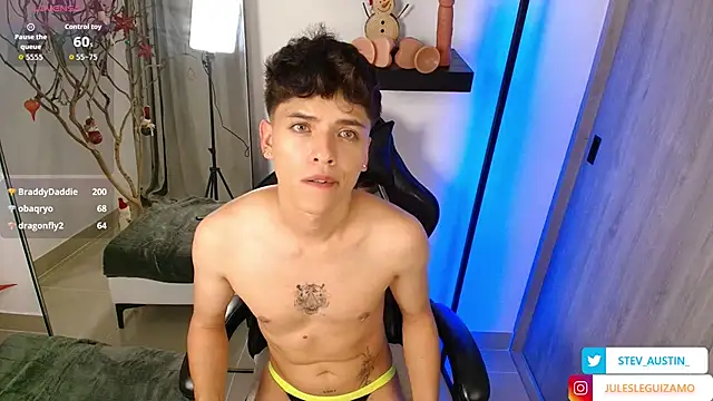 stev_austin_ (M young) - total naked+ oil🥰😍