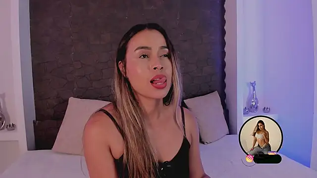 aby_smiith_ (F young) - ride dildo