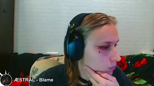 VerucaHalston webcam