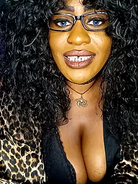 AmazonianMistress webcam